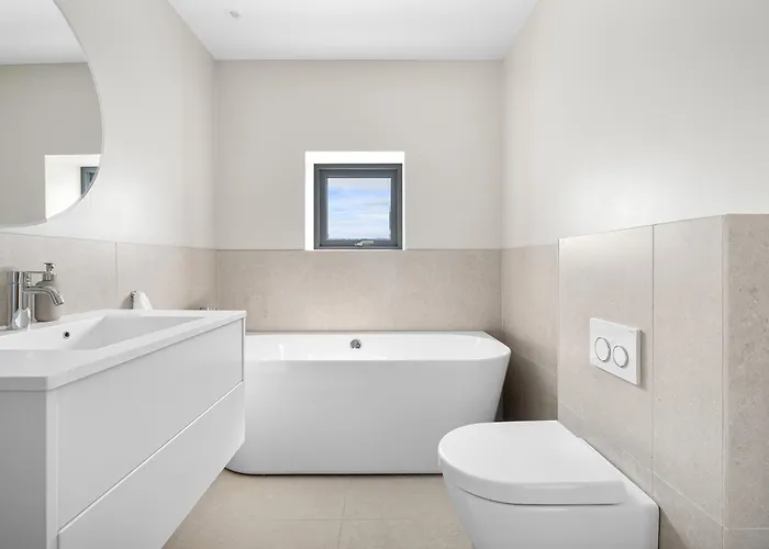 Amazing View - 5 Bedrooms - New House - Modern And Exclusive * برغن