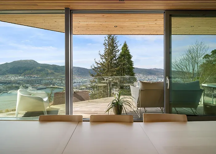 فيلة Amazing View - 5 Bedrooms - New House - Modern And Exclusive *