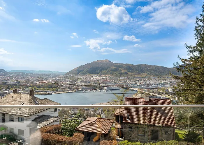 فيلة Amazing View - 5 Bedrooms - New House - Modern And Exclusive *