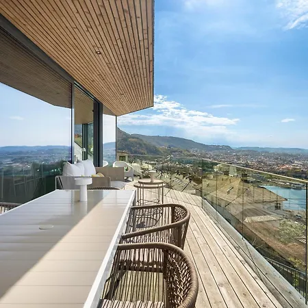 Amazing View - 5 Bedrooms - New House - Modern And Exclusive