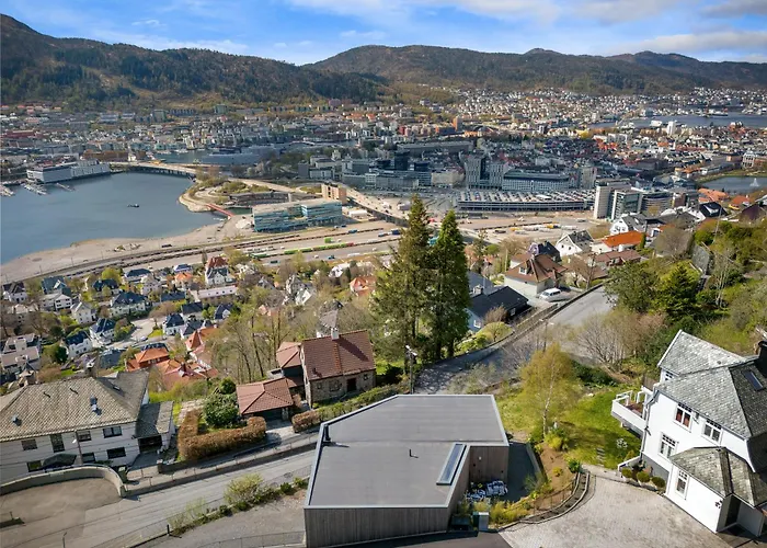 Amazing View - 5 Bedrooms - New House - Modern And Exclusive Villaer Bergen